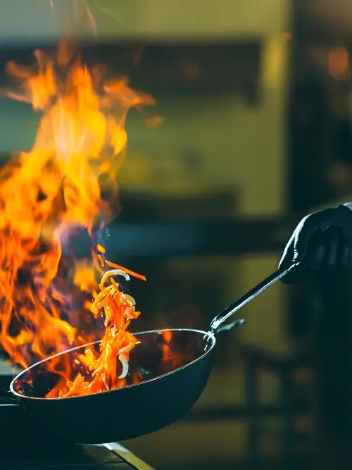 Pfanne mit Feuer