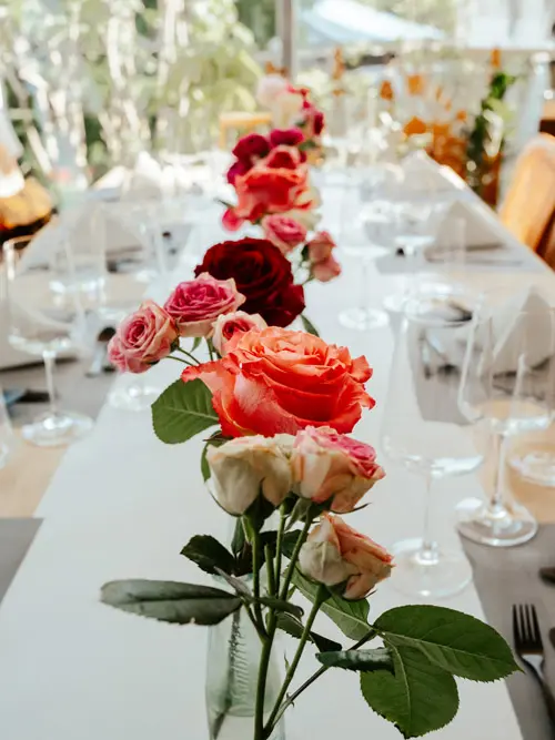Tischschmuck mit Rosen