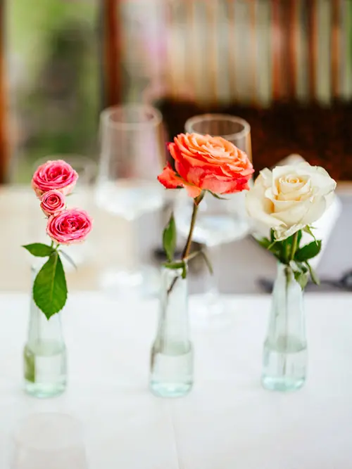 Tischschmuck mit Rosen